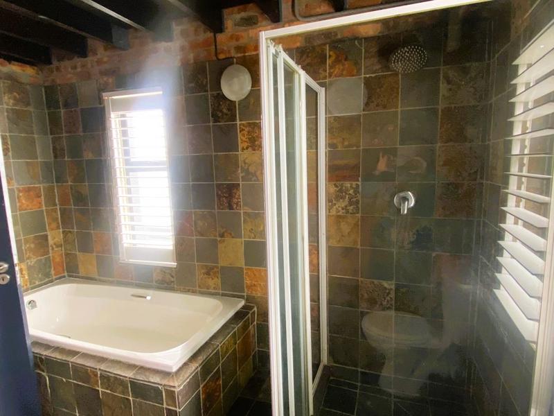 To Let 1 Bedroom Property for Rent in Sea Point Western Cape